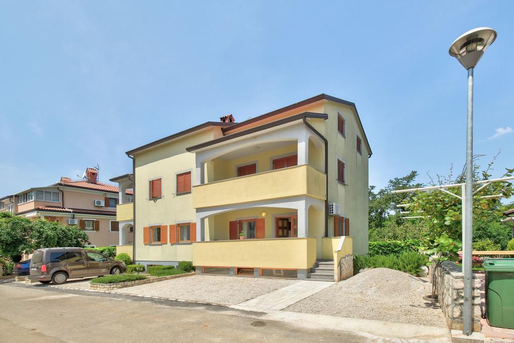 Apartments Vera Умаг Екстериор снимка